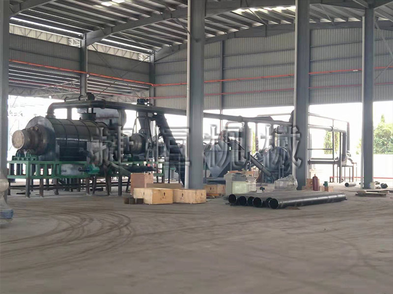 馬來西亞炭化機(jī)現(xiàn)場(chǎng)